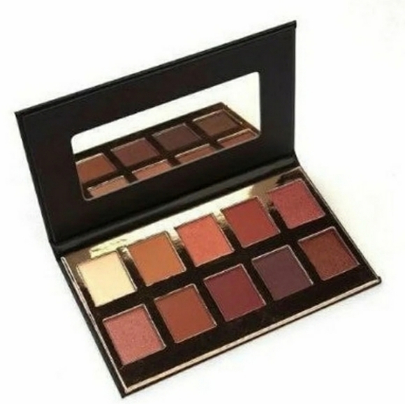 Crown Other - 3/$18🎀Crown Eyeshadow Palette